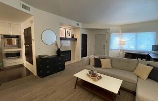 1 bed, 1 bath, $2,250, Unit #105