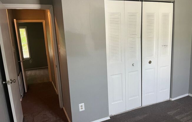 2 beds, 1.5 baths, 1,002 sqft, $1,210, Unit 617
