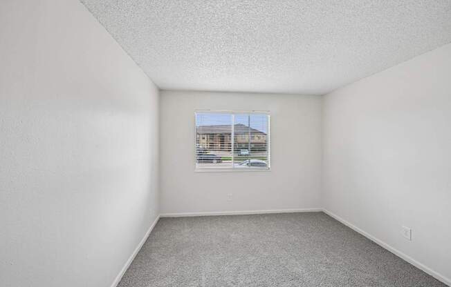 Reflections at Cherry Creek in Aurora, CO Bedroom