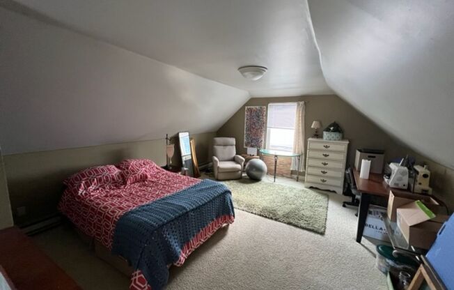 3 beds, 1 bath, $1,995