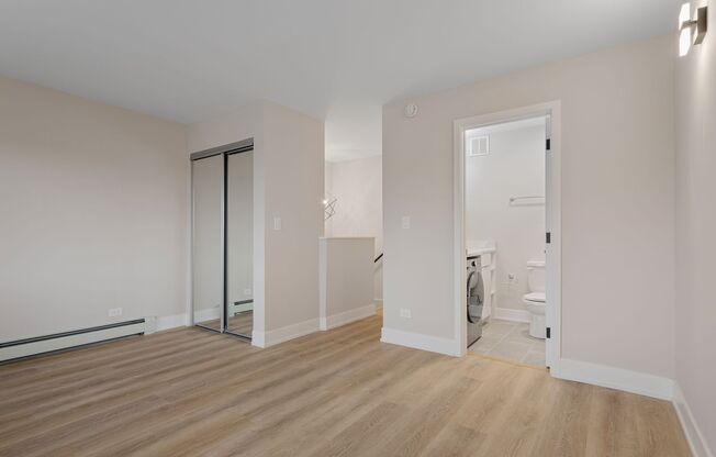 1 bed, 1.5 baths, 667 sqft, $2,400, Unit 8L