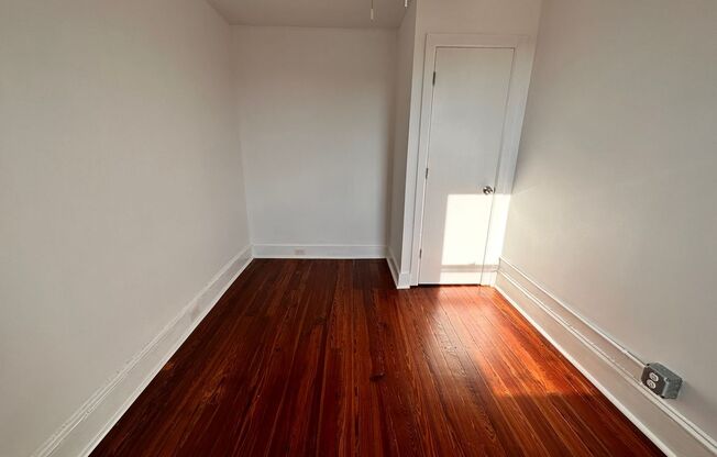 3 beds, 1 bath, 1,000 sqft, $1,400, Unit Unit 2