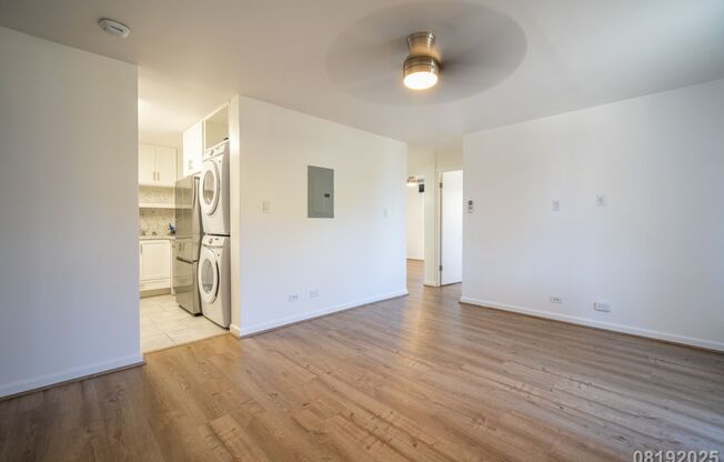 2 bd, 1 ba, 1 assigned parking Condo in 1402 Piikoi St #202