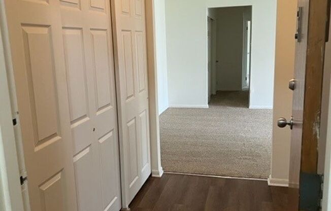 2 beds, 1 bath, 931 sqft, $1,575, Unit 00 - E- 2