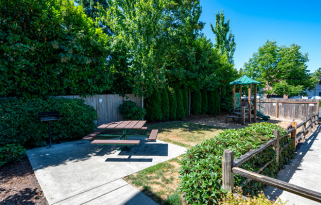 Ambaum Place I | Modern Apartment Homes w/ In-Unit Laundry!
