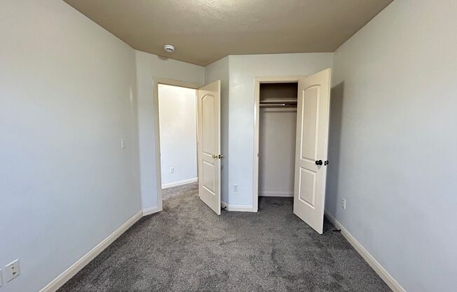 3 beds, 2.5 baths, $1,380, Unit # 50