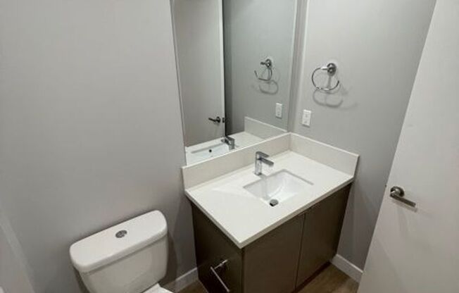 Studio, 1 bath, 574 sqft, $2,095, Unit Unit 209