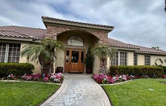 **AVAILABLE NOW*** One of the most desirable complexes in Riverside!