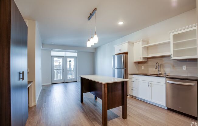 1 bed, 1 bath, 617 sqft, $1,545, Unit 122