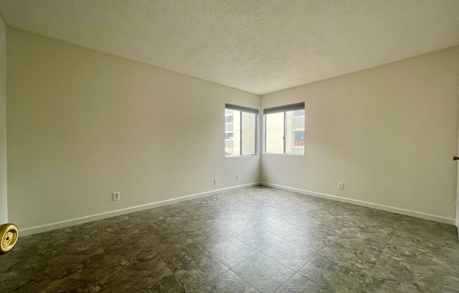 Specious 2 Bedrooms 1 Bathroom with Parking!