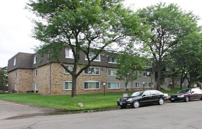 2 beds, 1 bath, 975 sqft, $1,450, Unit 2700-237