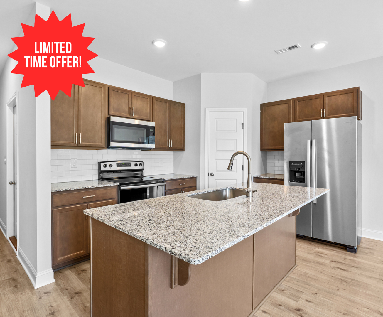 $500 Off Your First Full Month- Move in Special! 3 Bedroom Townhome in Smithfield!