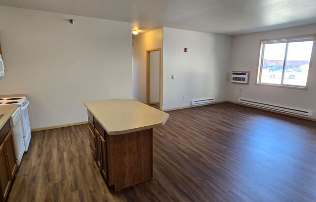 4 beds, 3 baths, $1,895, Unit 112