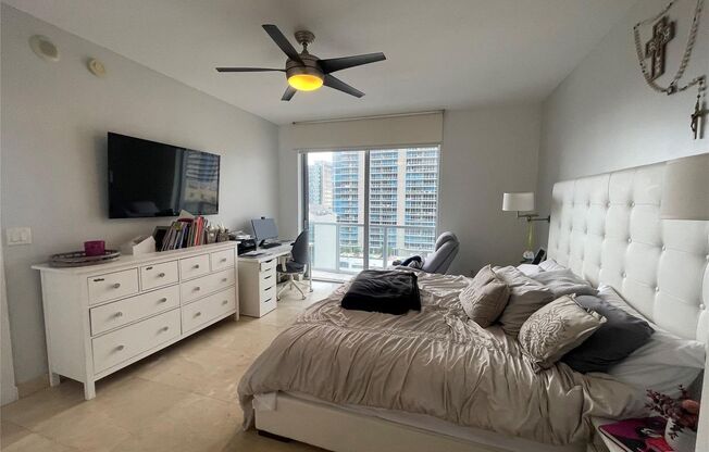 2 beds, 2 baths, 1,377 sqft, $4,800, Unit 1060 Brickell Ave # 25-01 (F10461036)