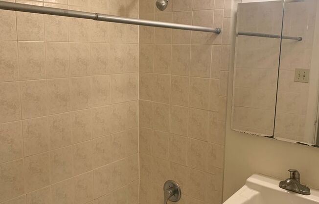 1 bed, 1 bath, $1,475, Unit 104