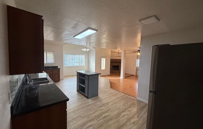 4 Bedroom Home in Historic Central Phoenix | All Utilities Included