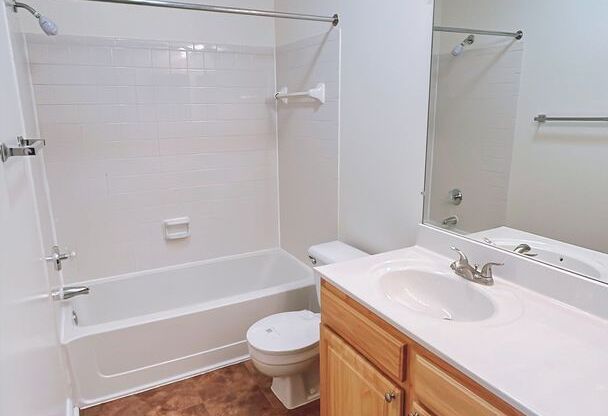 1 bed, 1 bath, 779 sqft, $1,600, Unit 902 #2D