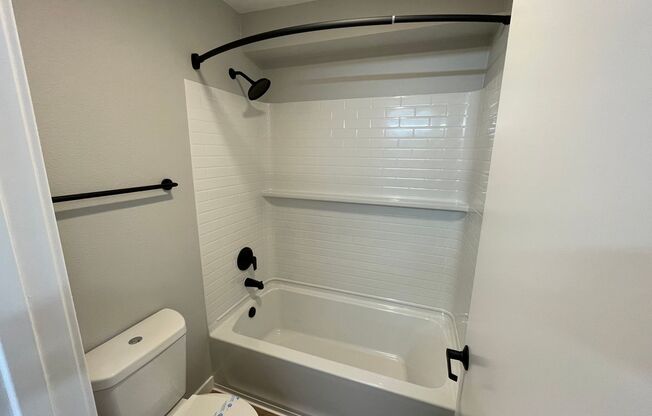 1 bed, 1 bath, 726 sqft, $2,805, Unit B-315