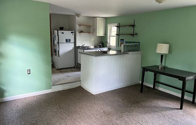 5 beds, 2 baths, $3,325, Unit 15