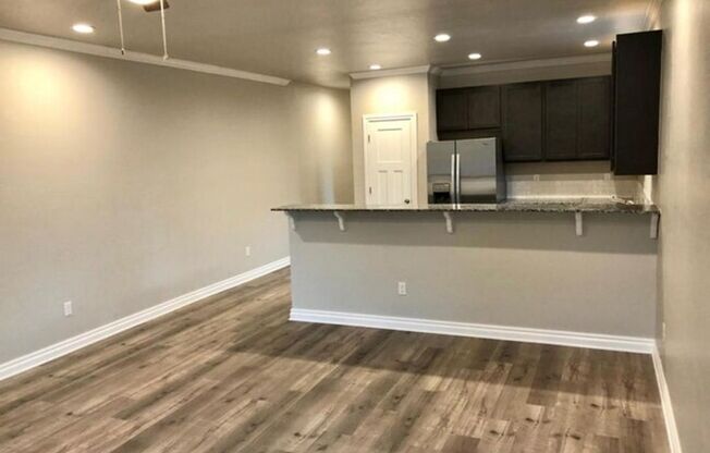 5 beds, 5 baths, 2,550 sqft, $4,800, Unit Sooner Cottage (1)