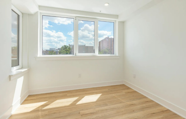 2 beds, 2 baths, $1,825, Unit Unit 502