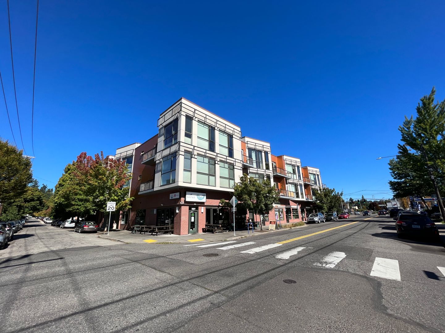 2 Bed + 2 Bath Condo in the Belmont District Portland ~ Secured Garage Parking, Washer & Dryer in Unit & Heated Bathroom Floors!!