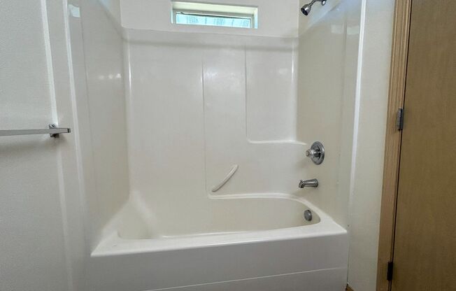 2 beds, 2.5 baths, 1,150 sqft, $1,595, Unit 3752-104