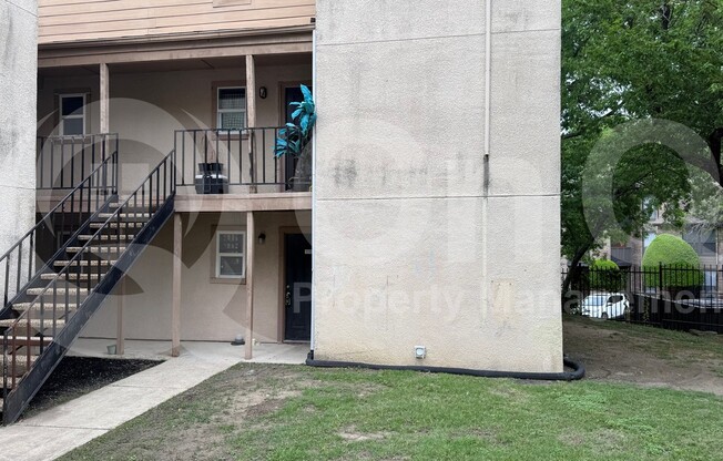 2 beds, 2 baths, 843 sqft, $1,199, Unit 1046
