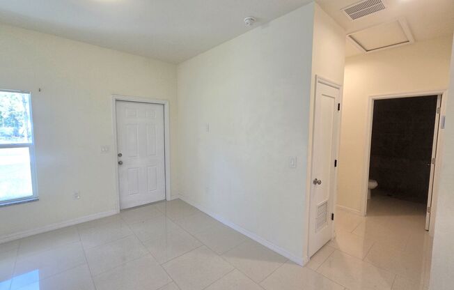 Cozy Two Bedroom, one bath house-Newer Construction- Lehigh Acres