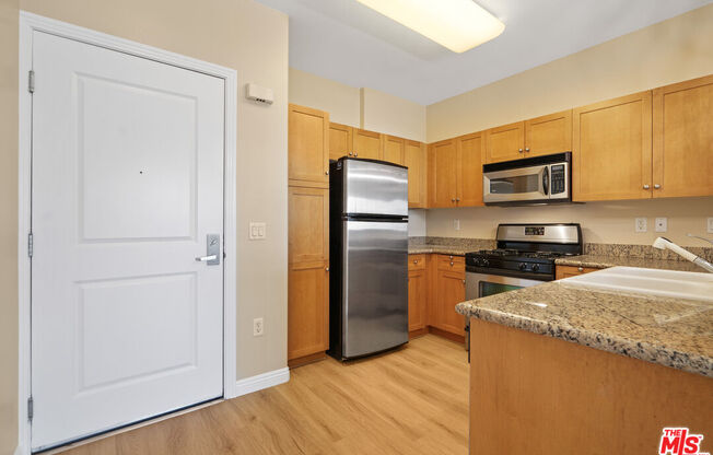1 bed, 1 bath, 735 sqft, $2,500, Unit 308