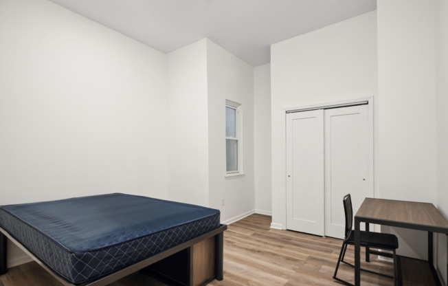 3 beds, 2 baths, 875 sqft, $1,300, Unit Unit 404