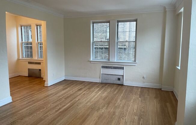 2 beds, 2 baths, 1,303 sqft, $2,150, Unit New King Edward  302