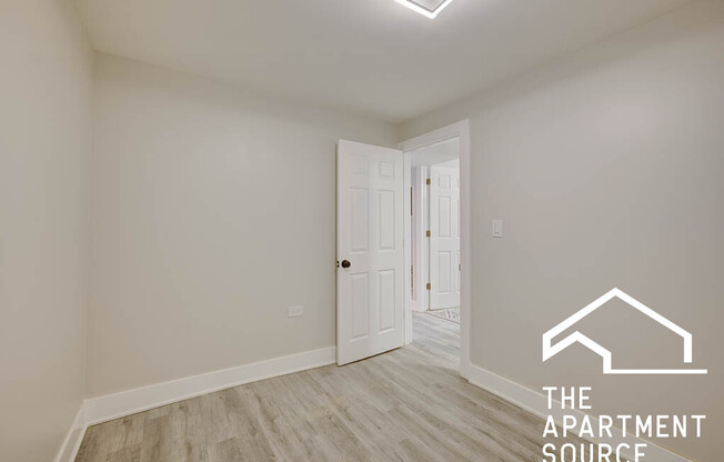 2935 N LAWNDALE