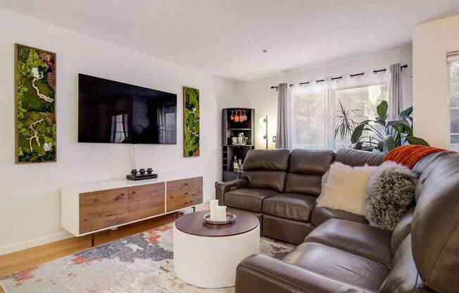 1021 SAN LUIS CIR