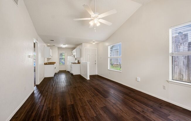 2 Bedroom, 1 Bath Duplex with 1 Car Garage in North Austin Near The Domain, ACC, & North Austin Medical Center