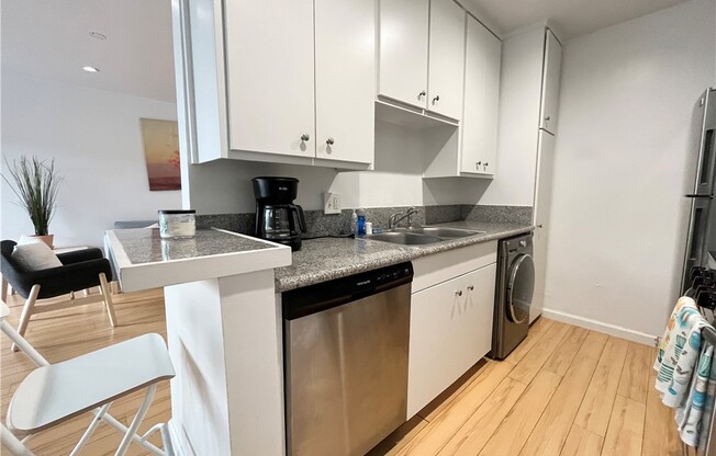 1 bed, 1 bath, 650 sqft, $2,575, Unit 1