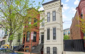 Modern Capitol Hill Location Basement Unit with 1 Bedroom, 1 Bathroom, Private Patio