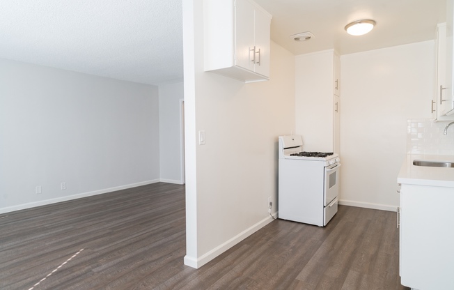 1 bed, 1 bath, 600 sqft, $2,285, Unit 06