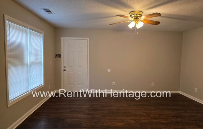 WOW! Fantastic 2 bd/ 2 bath Ranch Style Duplex / Upgrades Galore / Great Location