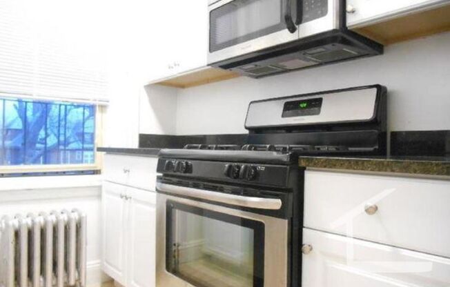 1 bed, 1 bath, $2,450, Unit 4D
