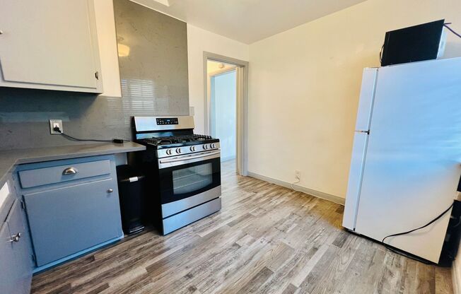 2 beds, 1 bath, $2,400, Unit 3546 1/2 El Sereno Ave