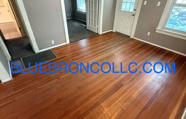 Beautiful house in Kansas City with a lot of character, come see it!