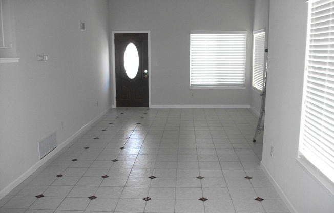 4 bedroom home/ 2.5 Bath Single Family Home in 95133