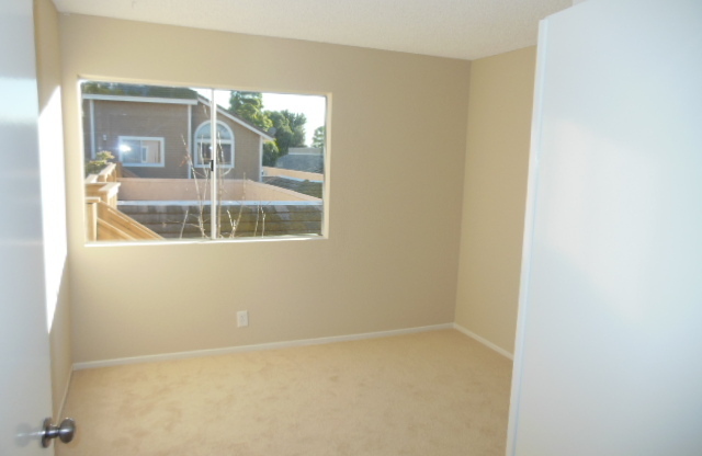 2 beds, 2 baths, $2,995, Unit # 25