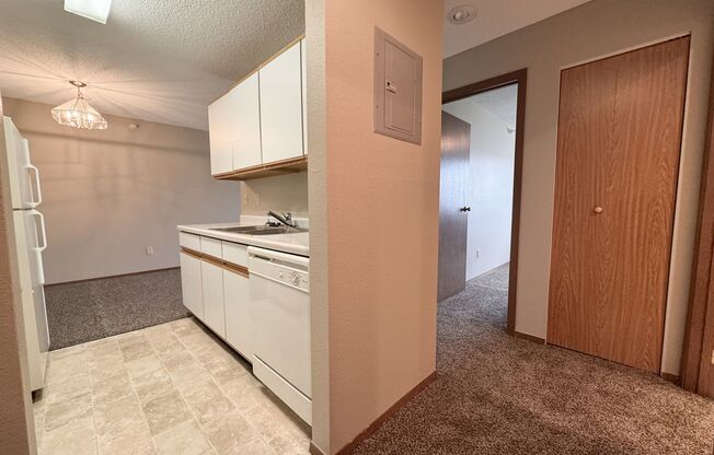 1 bed, 1 bath, 700 sqft, $624, Unit 309