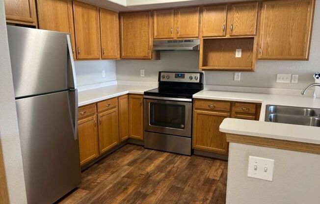 1 bed, 1 bath, 990 sqft, $1,460, Unit 33481