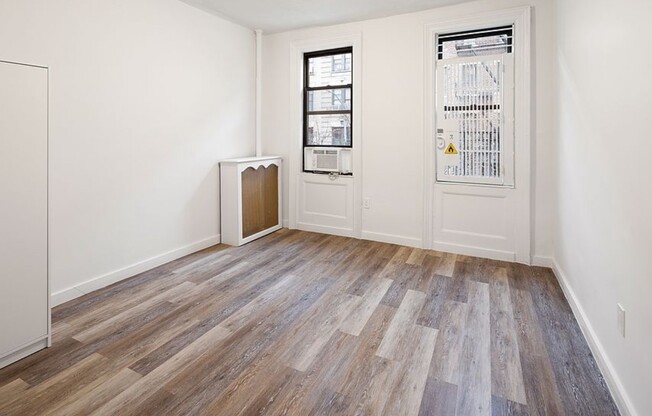 715 W 180 ST