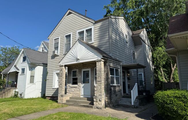 226 E Maple Street