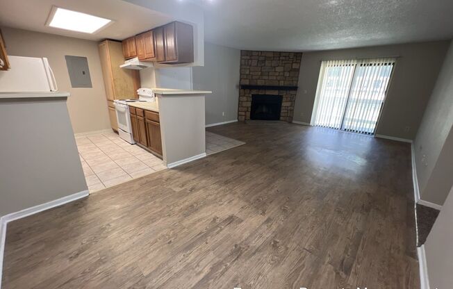 3 Bedroom 2 Bathroom in Robinwood Condominiums.