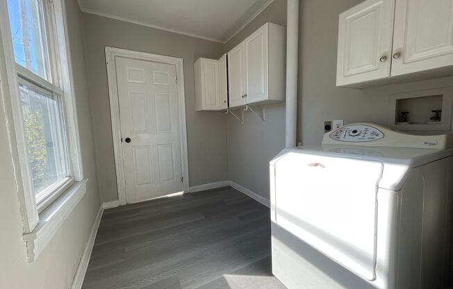 3 beds, 1 bath, $1,595, Unit Apartment 2